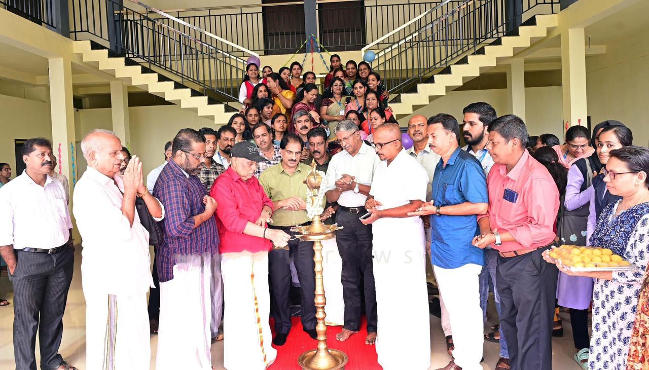 ജനറൽ ലൈബ്രറി & ലാംഗ്വേജ് ബ്ലോക്ക്‌ ഉദ്ഘാടനം ചെയ്തു.